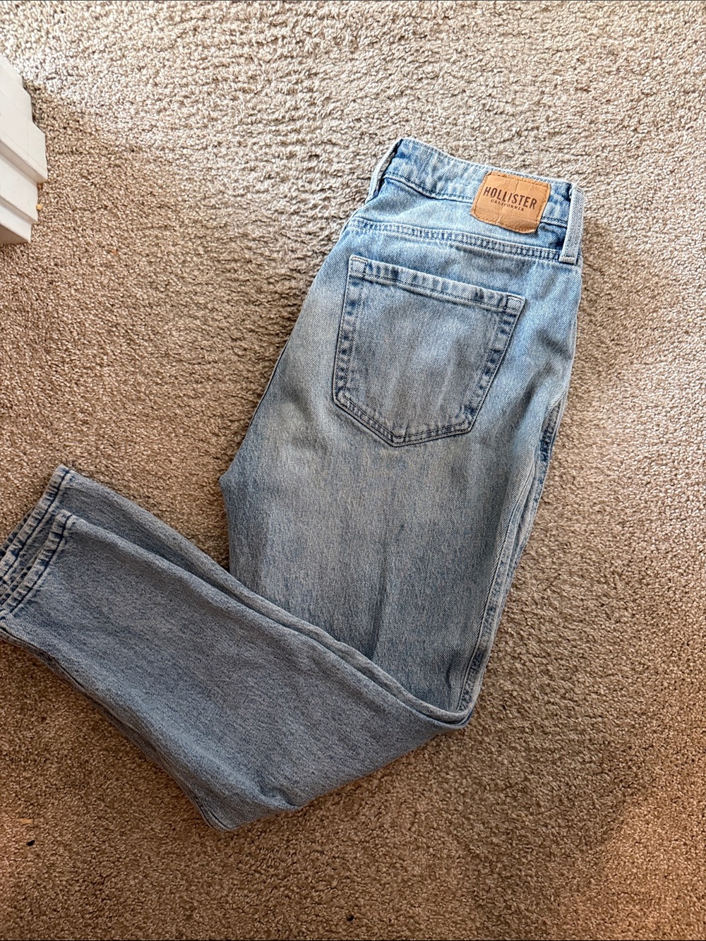 Hollister Curvy High-Rise Mom Jean Vintage Stretch